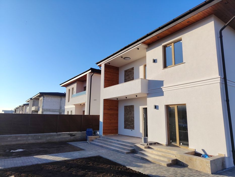 Vila Dobroiesti 5camere, 3 bai, cartier rezidențial, strada ASFALTATA