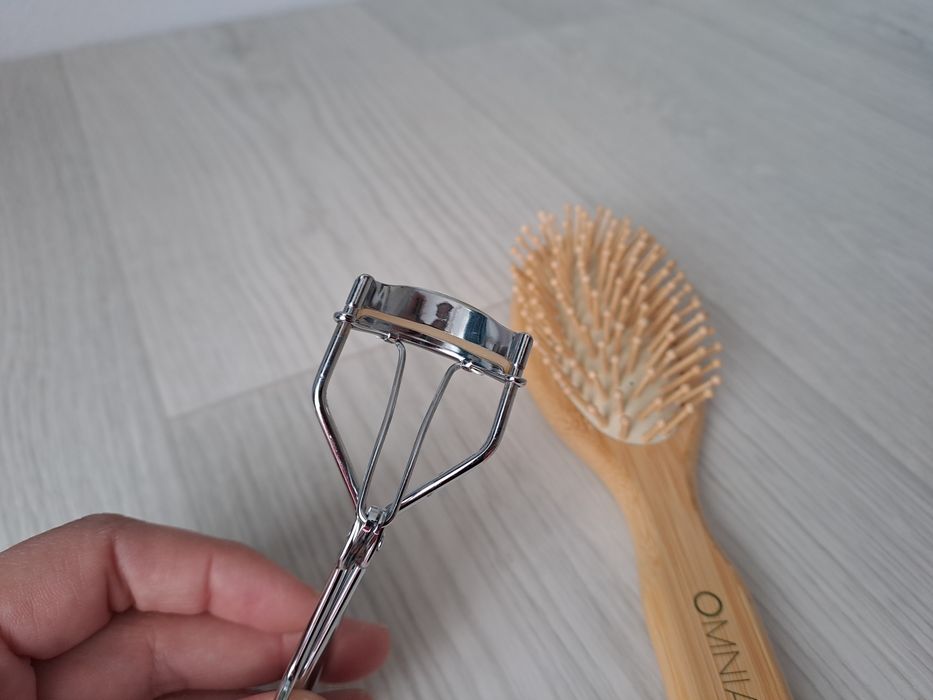 Cleste curbare gene + Perie par