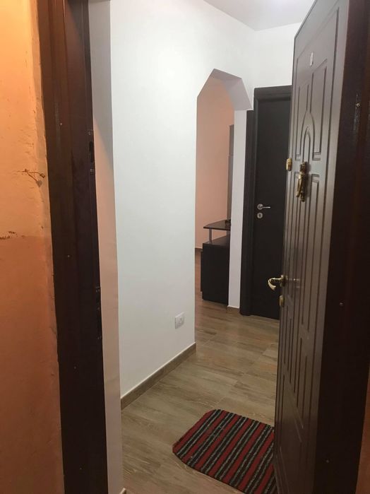 Închirieez garsoniera