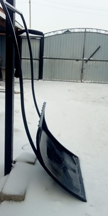 Лопата скрепер для чистки снега