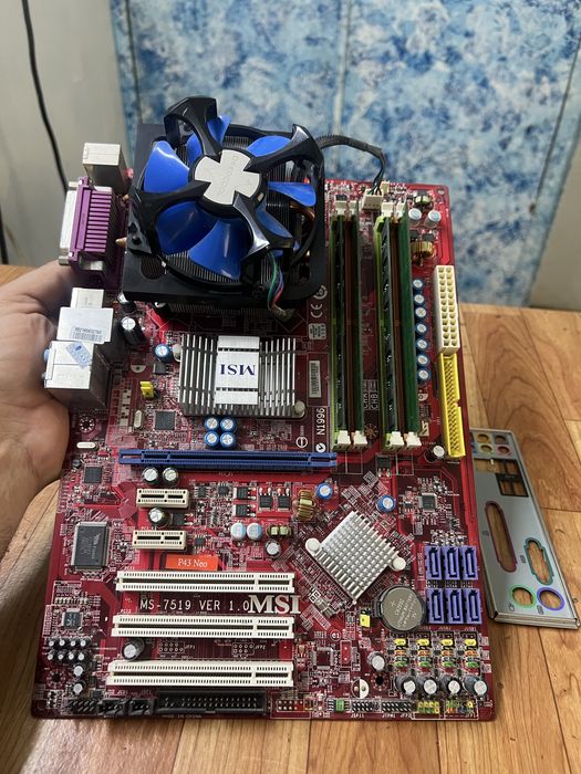 Материнская плата в сборе