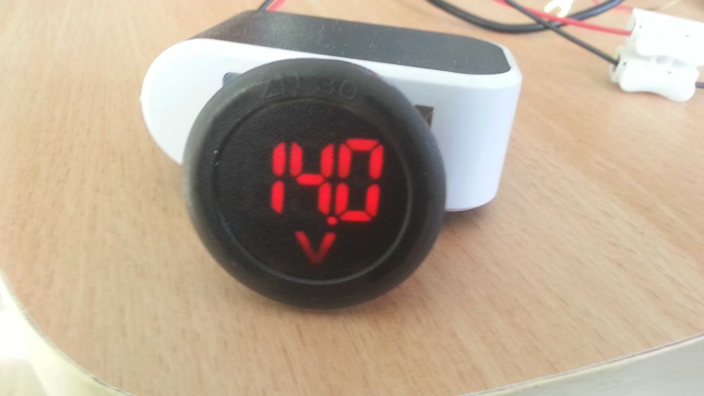 Волтметър за прав ток до 100 волта