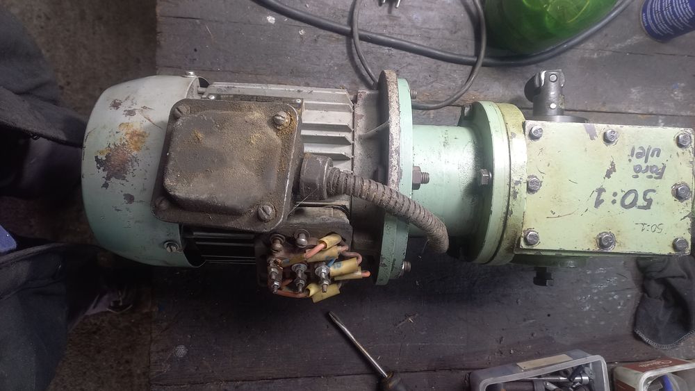 ,,Jucărie'' motor cu reductor ,reductor de putere