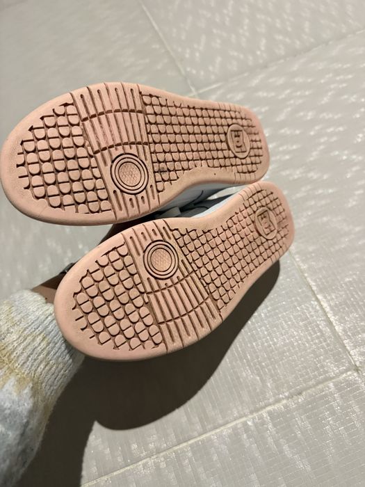 Бели оригинални маратонки