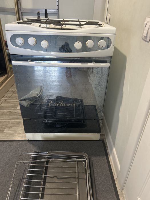 Газовый печь,электр плита