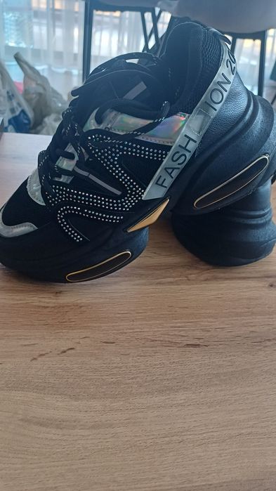 Дамски маратонки