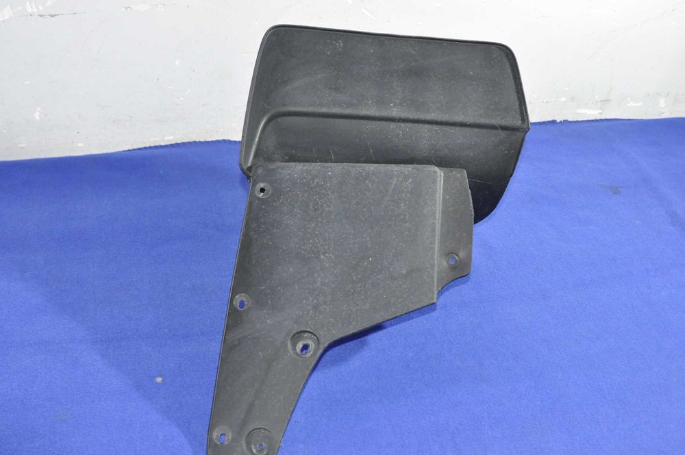 Брызговик Lexus Lx470 задний левый