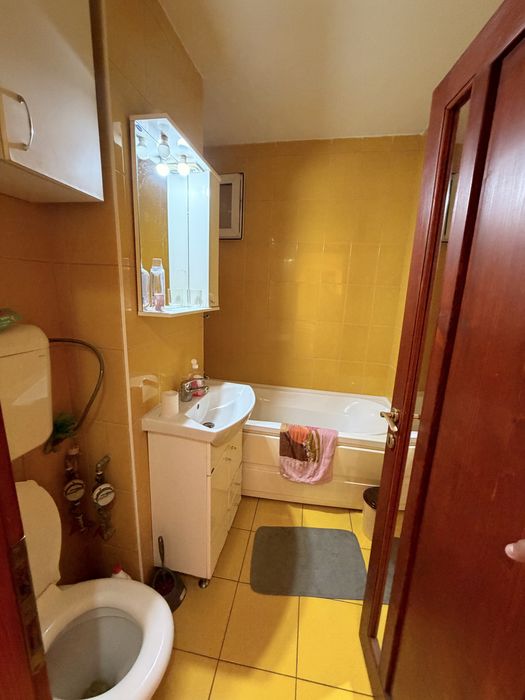Inchiriez Apartament 3 camere coposu