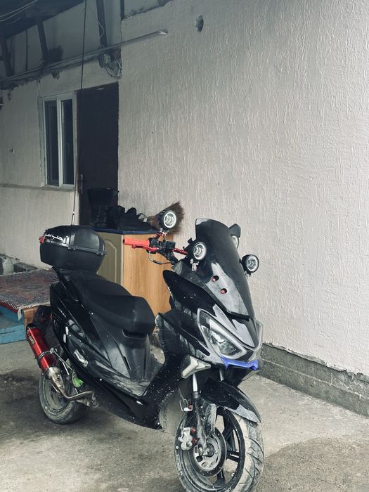 Мопед макси в идеалеее на учете