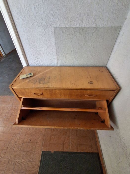 Компактная полка для обуви в хорошем состоянии