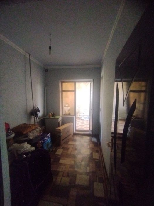 Уй сотилади Хисор стадион олдидан