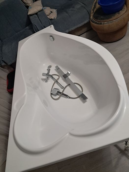 Продам ванну с комплектацией