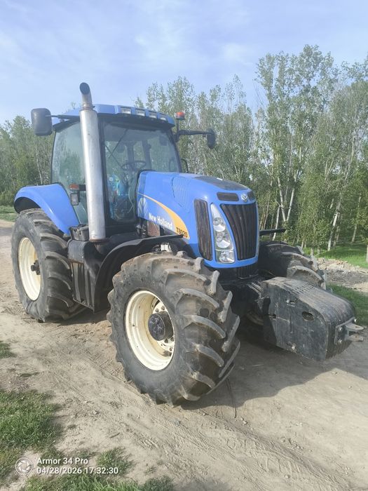New Holland T8020