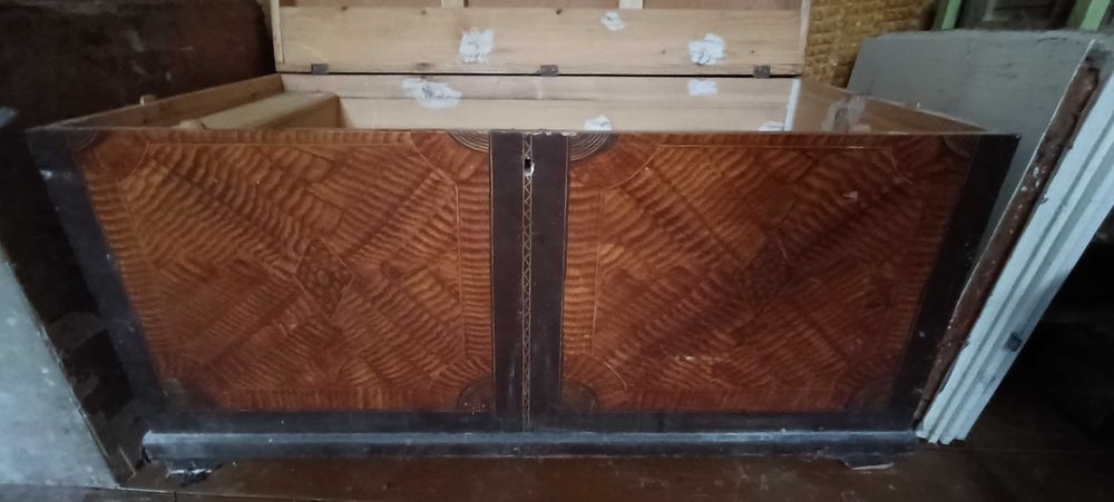 Продажба на стари мебели