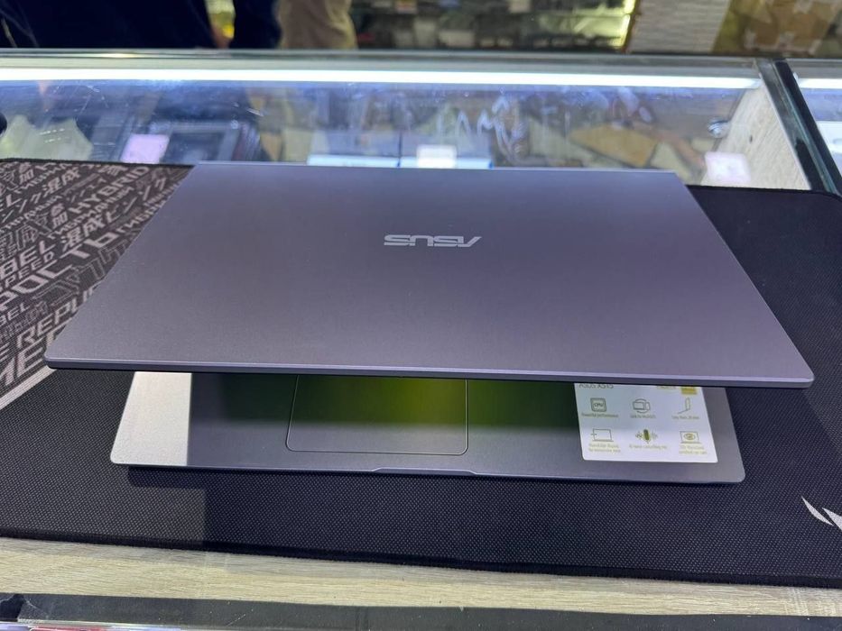 ASUS X515 / Core i7-1165G7 / 8GB / 512GB SSD / IPS / Ideal holat