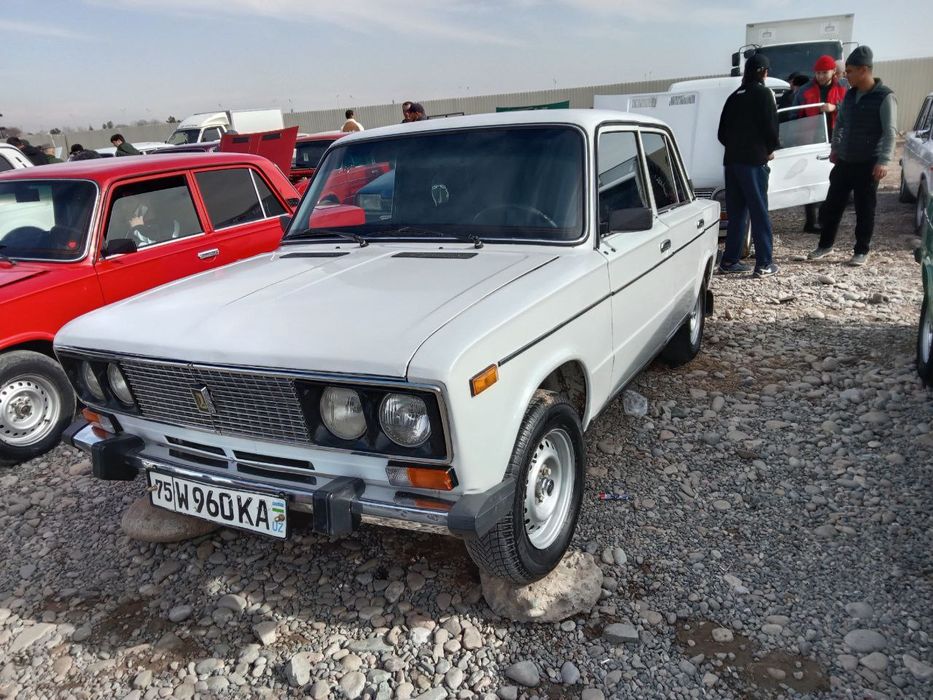 Срочна мошина сотилади