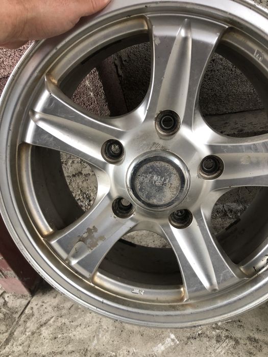 Диски R17.  Крепеж 5,150 Лексус