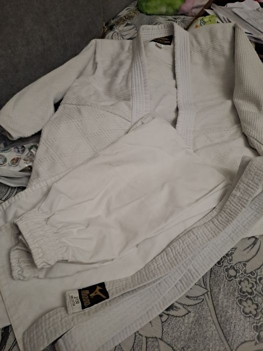 Продам костюм для дзюдо девочке телефон