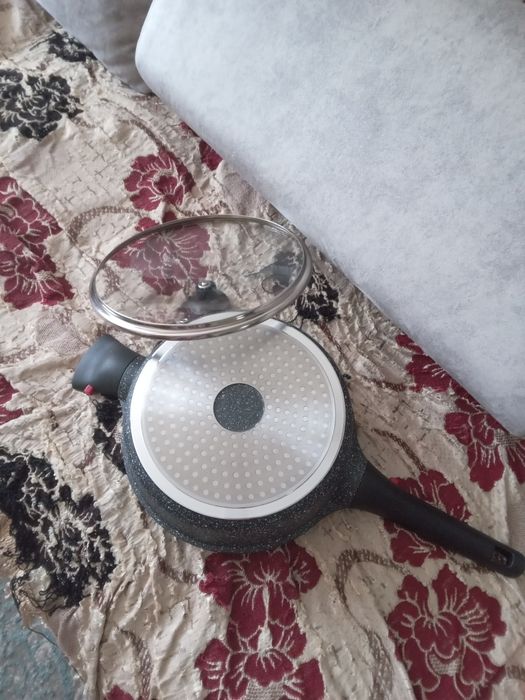 Продам  сковорода.