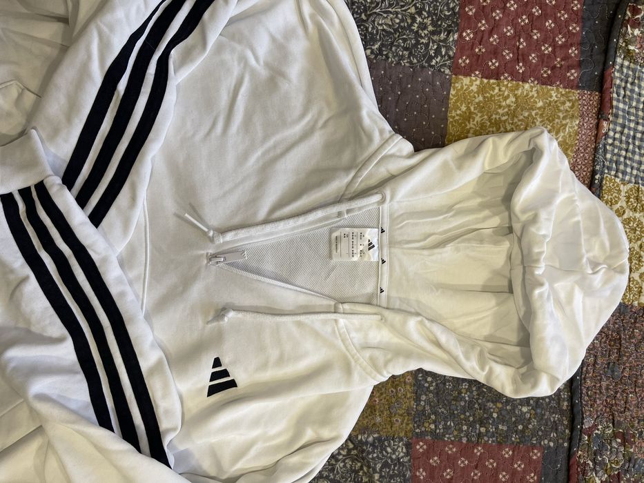 Комплект анцунг-ади дас-бял,обличан 1път