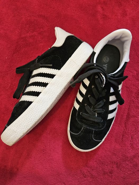 Vand adidasi fete, marimea 32