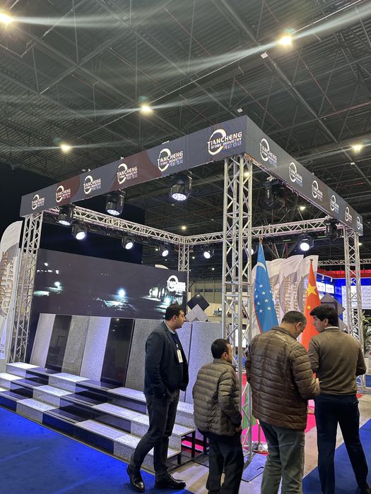 Аренда LED экран, подиум, ферма,  световой оборудования.