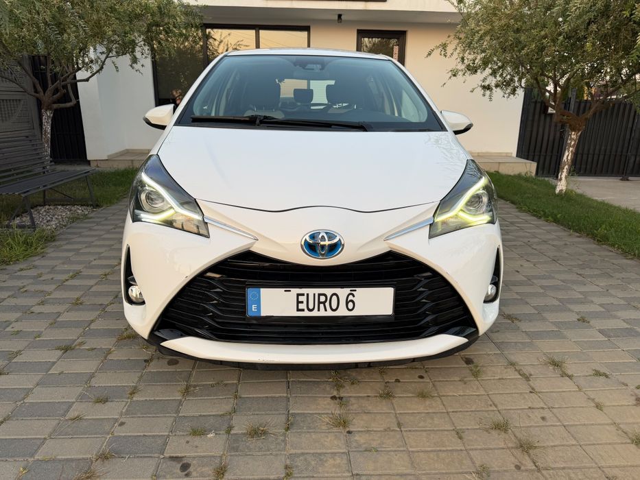 Toyota Yaris facelif 1.5 benzina / Hybrid /2018/Front, Line assist/Camera/Navi/Clima