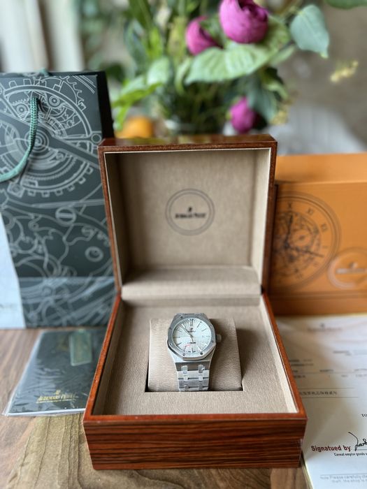 Audemars Piguet Royal Oak White Dial  41 mm