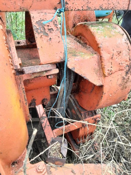 Vând moara după tractor