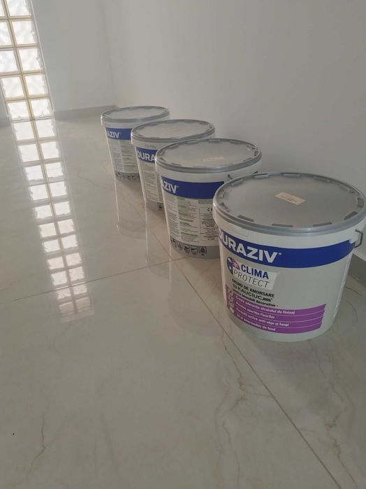 Tencuiala devorativa structurata