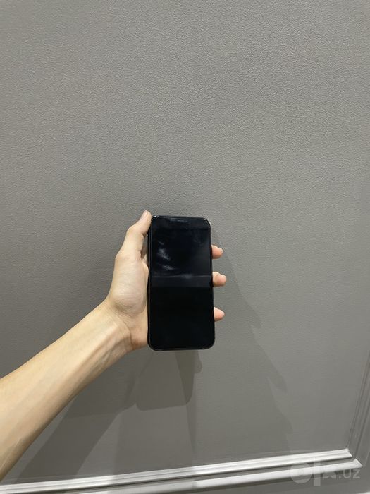IPhone 11 64 GB.