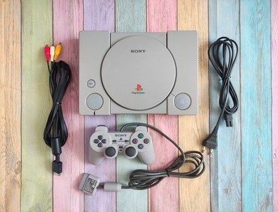 Playstation one оригинал + 20 оригинальных игр