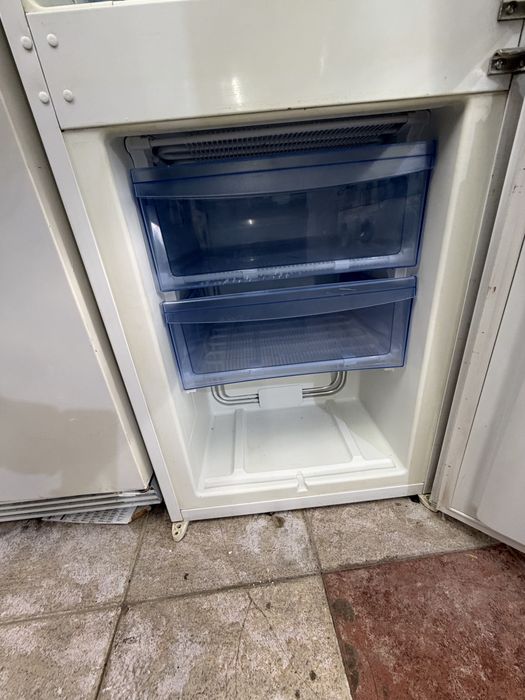 Хладилник с фризер за вграждане GORENJE