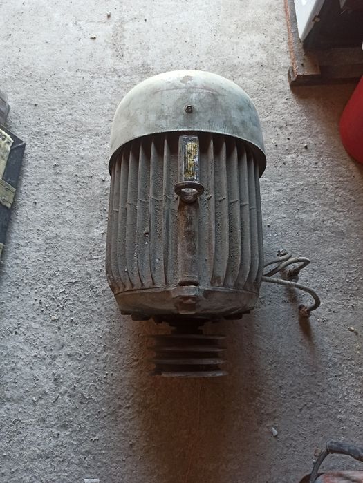 Продам электродвигатель 380в