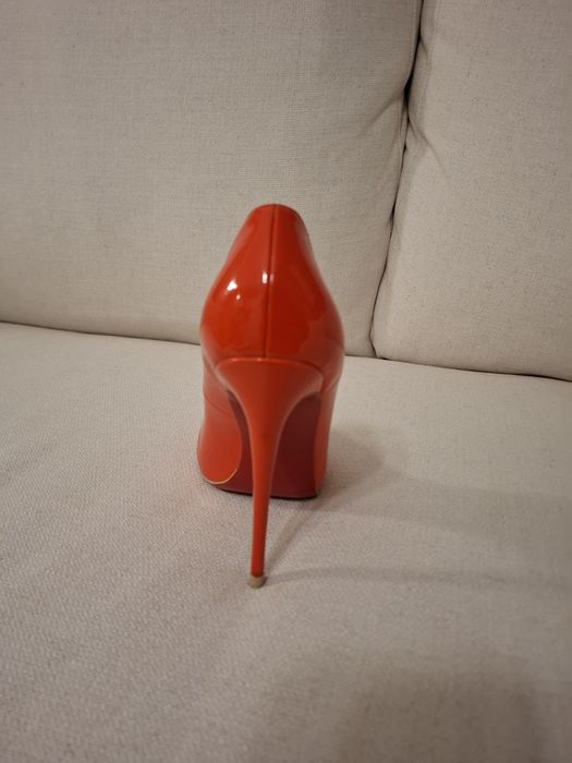 Дамси обувки от естествен лак