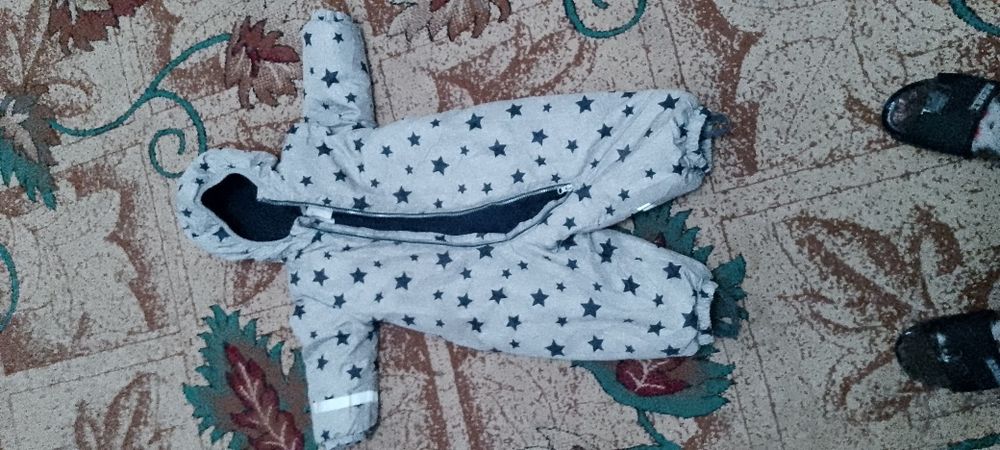 Продается детский куртки, комбинезон.