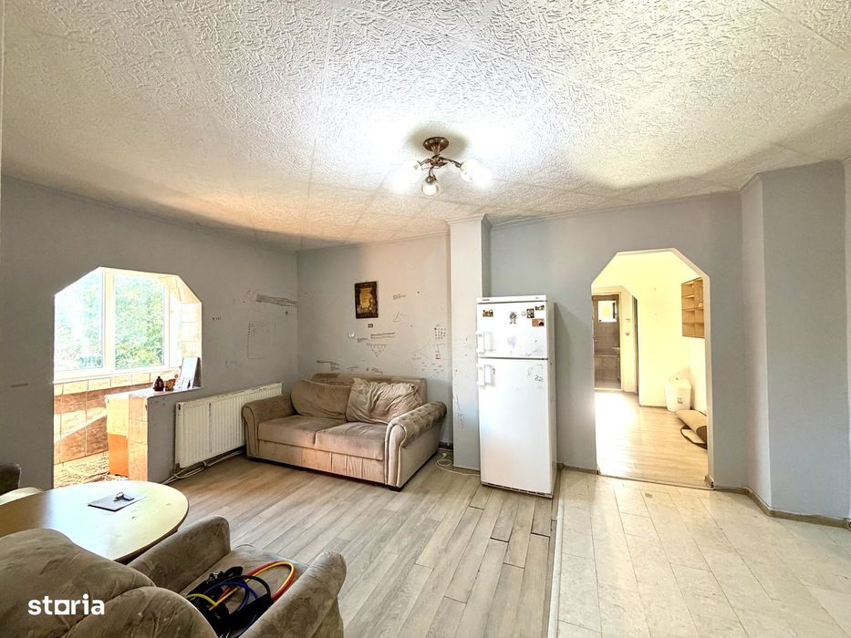 Apartament 3 camere 70 mp etaj 1 cartier Brădet izolat termic interior