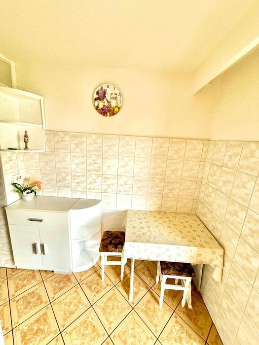 De închiriat Apartament 3 camere 2 bai -spațios, complet utilat, zonă verde, bloc anvelopat