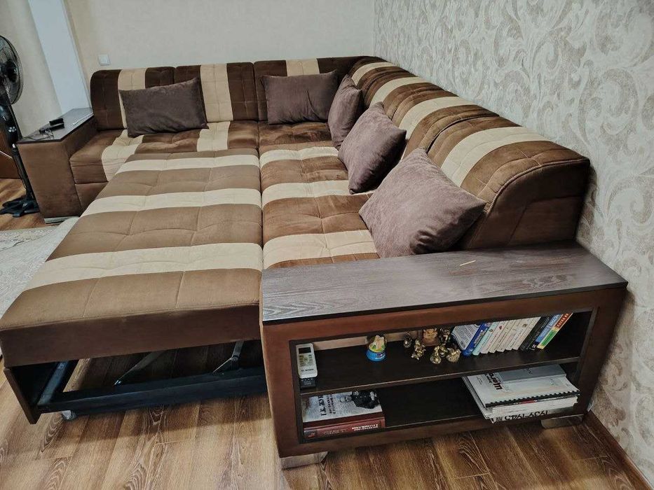 Большой угловой(г-образный) диван - кровать в гостиную (зал)