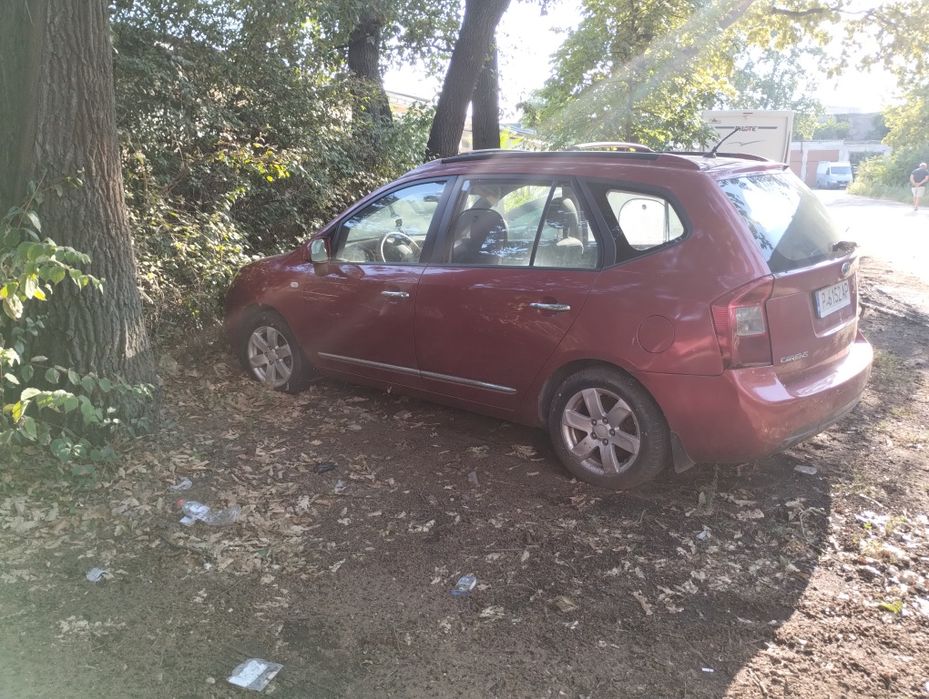 Продавам Киа каренс 3 на части