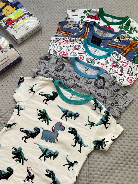 Carter's фирмасының киімдері сатылады