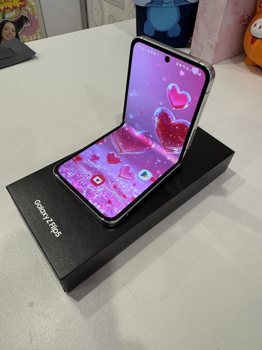 Samsung z flip 5 256GB цвят крем