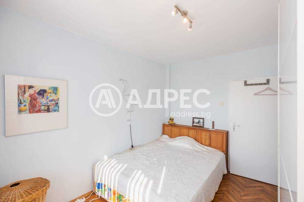 Продава се Двустаен апартамент в Варна, ЖП Гара - 60 кв.м за 2040 €/кв.м - Снимка #4