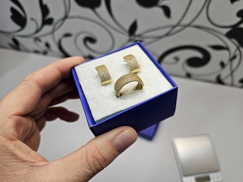 ПРОДАМ Шикарный Комплект: Cерёжки и Кольцо / Золото 585 Пробы 10.98 Гр