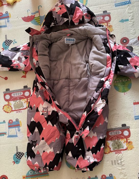 Продам зимний комбинезон для девочки