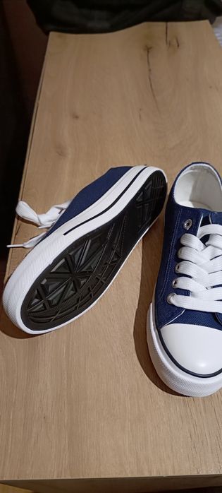 Нови кецове за момче LCW номер 33