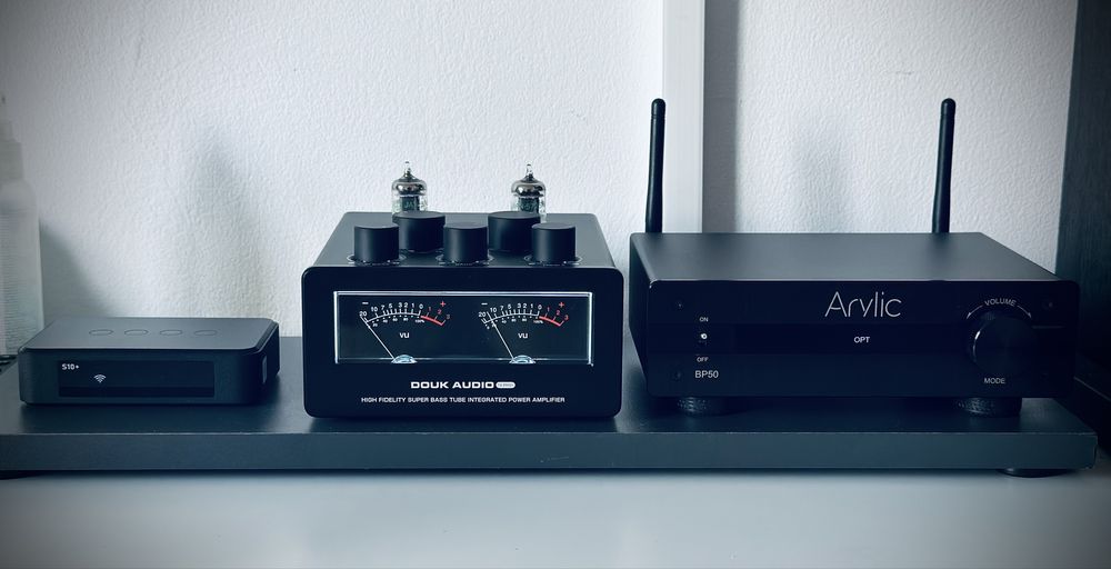 Amplificator pe lămpi  Douk Audio T6 pro