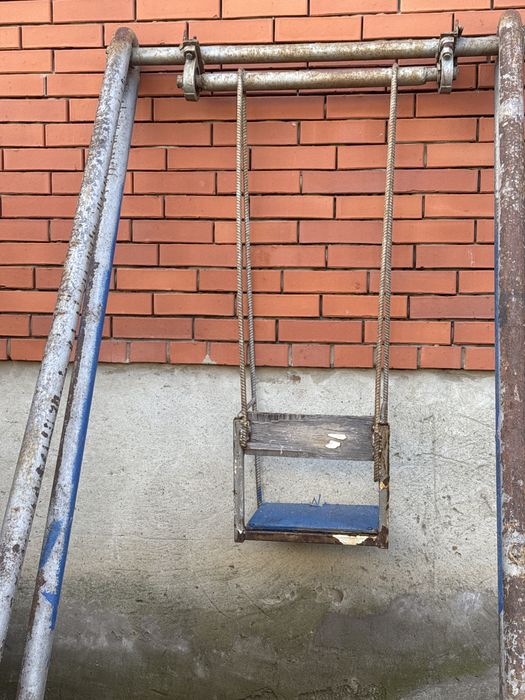 Качели   железные  детские