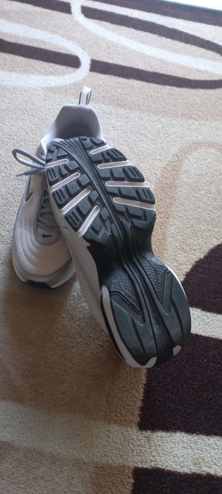 Оригинални маратонки Nike