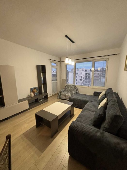 Дава се под наем Тристаен апартамент в Пловдив, Център - 80 кв.м за 399 € - Снимка #1
